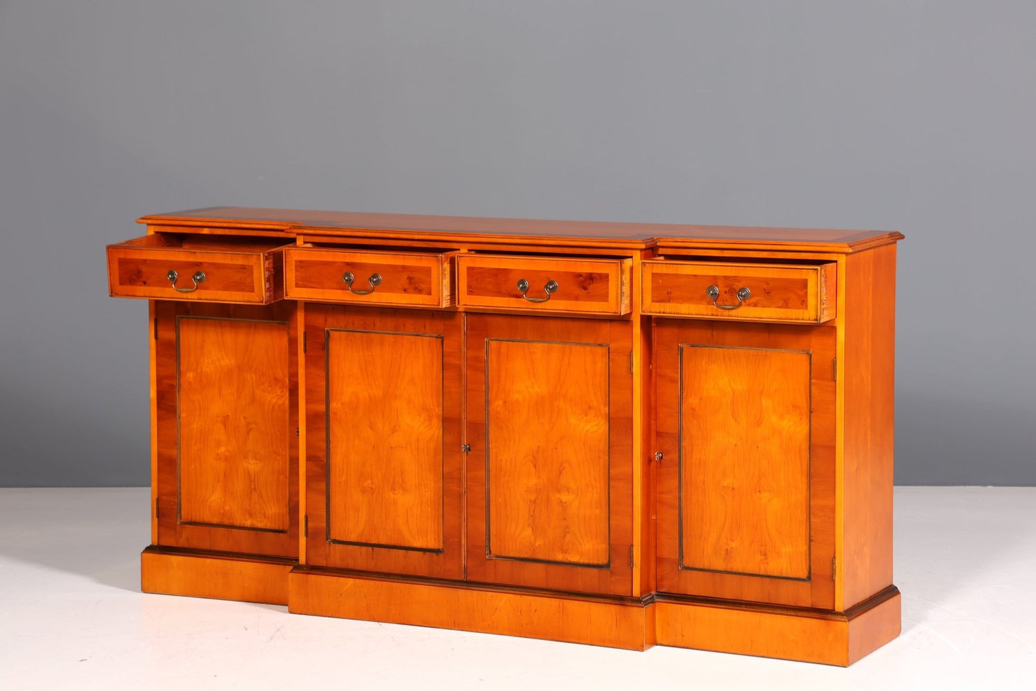 Beautiful English sideboard yew cabinet antique 60s buffet cabinet chest of drawers